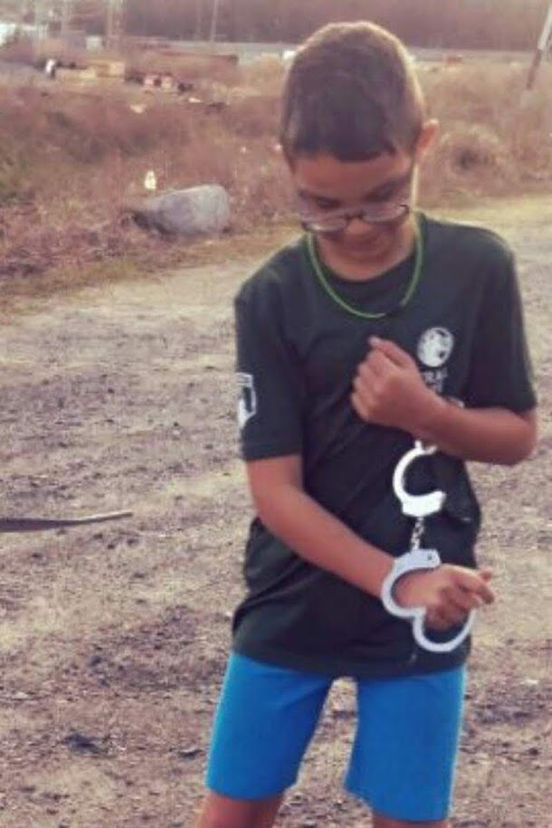 Handcuff lock mechanism